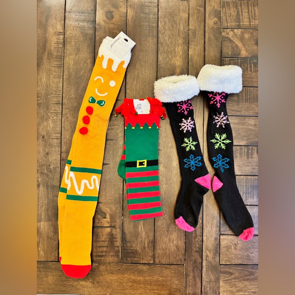 Claire's Holiday Fun Socks Set - Orange, Red, Green, Black, Pink